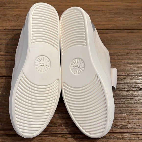 Ugg White Leather Velcro Strap Tennis Shoes.  Sz 11.  NWOT - Picture 4 of 5